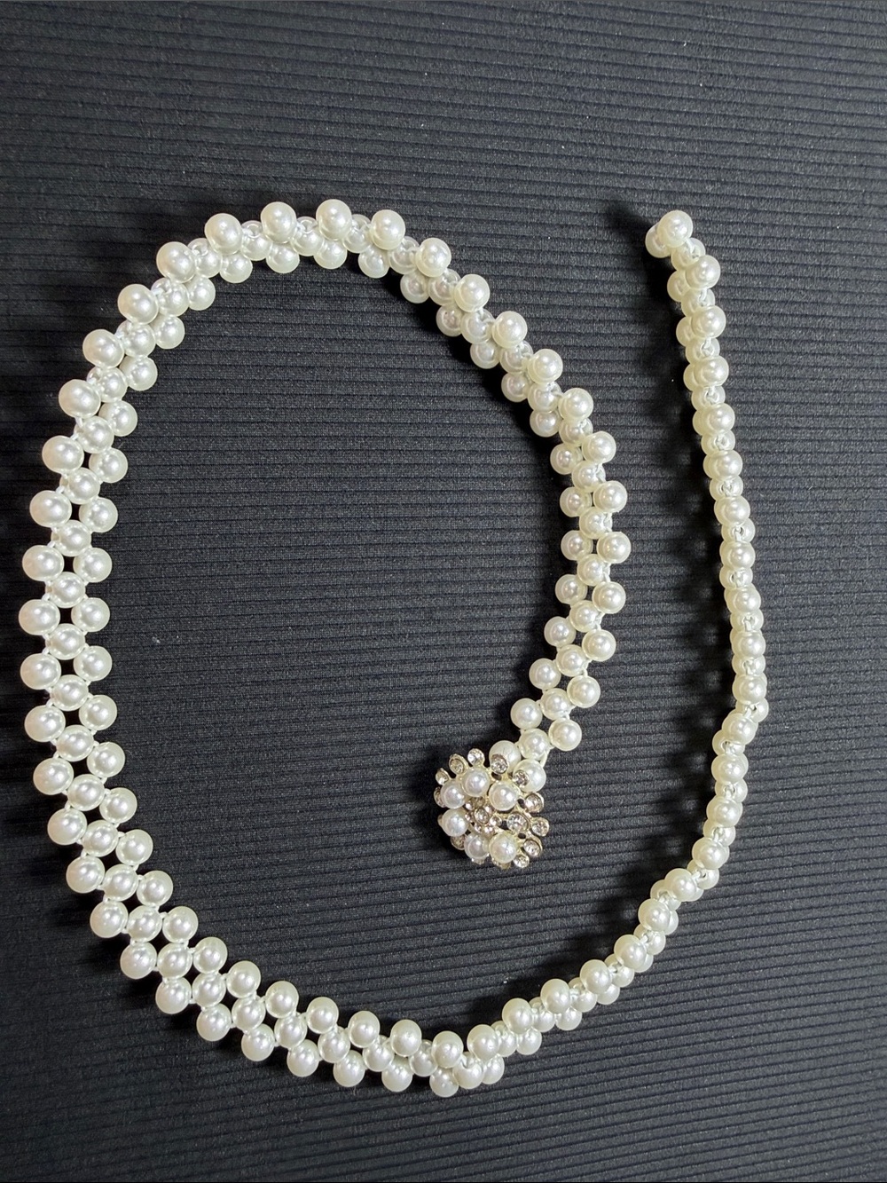 Classic elastic Pearl Beaded Belt with Decorative Clasp - White